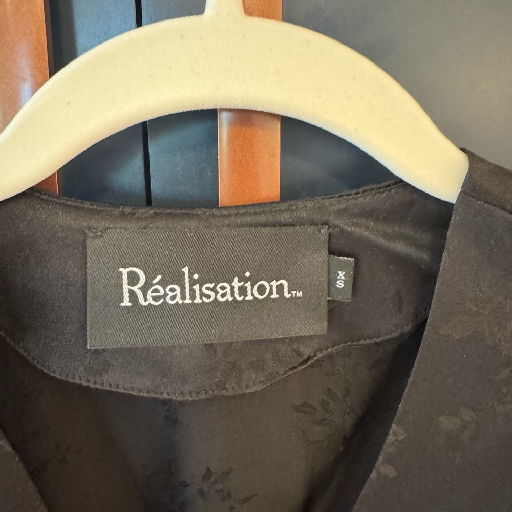 Realisation Par Black Button-Up Women's Top - Picture 6 of 6